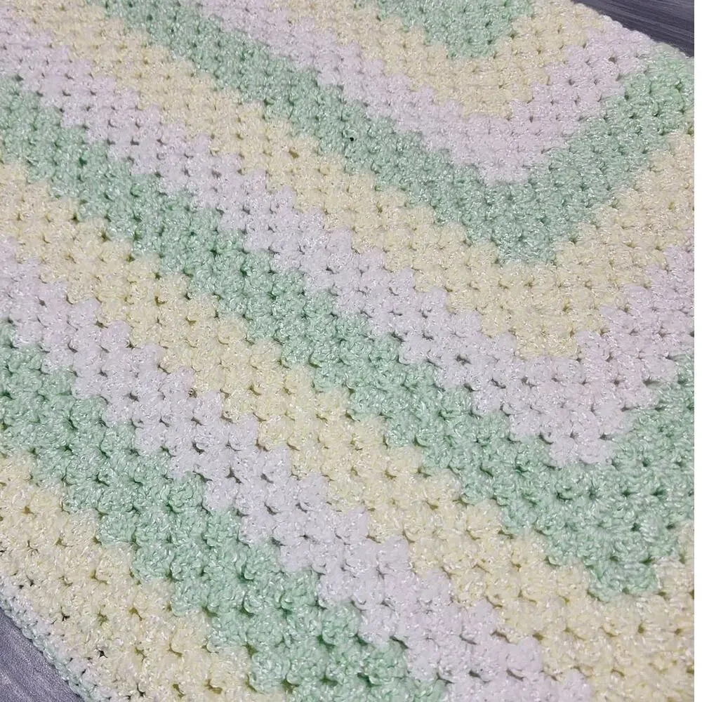 Beautiful Hand Made Crochet Baby Blanket Afghan Throw‎